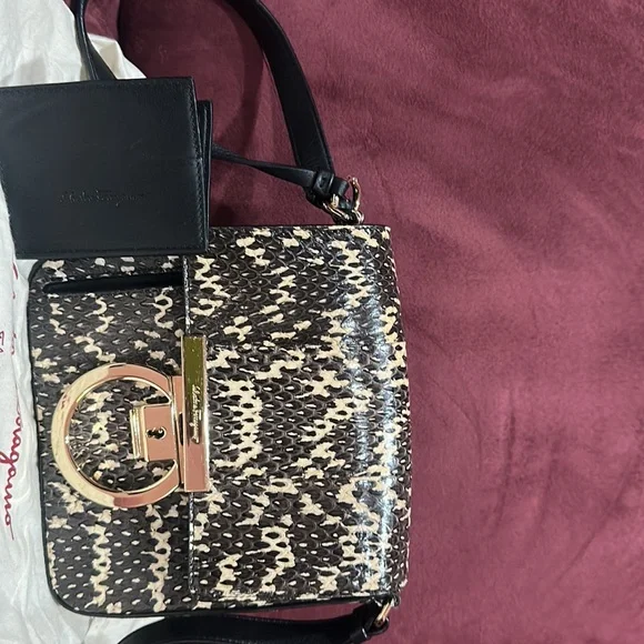 Salvatore Ferragamo Cross Body - Picture 4 of 5